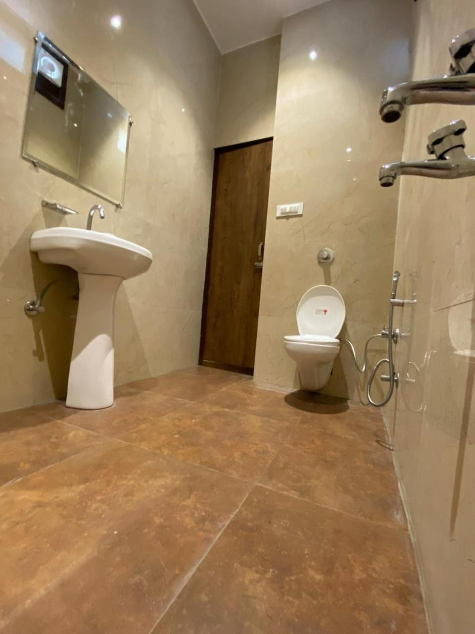 Jk Residency- 5 Min From Golden Temple